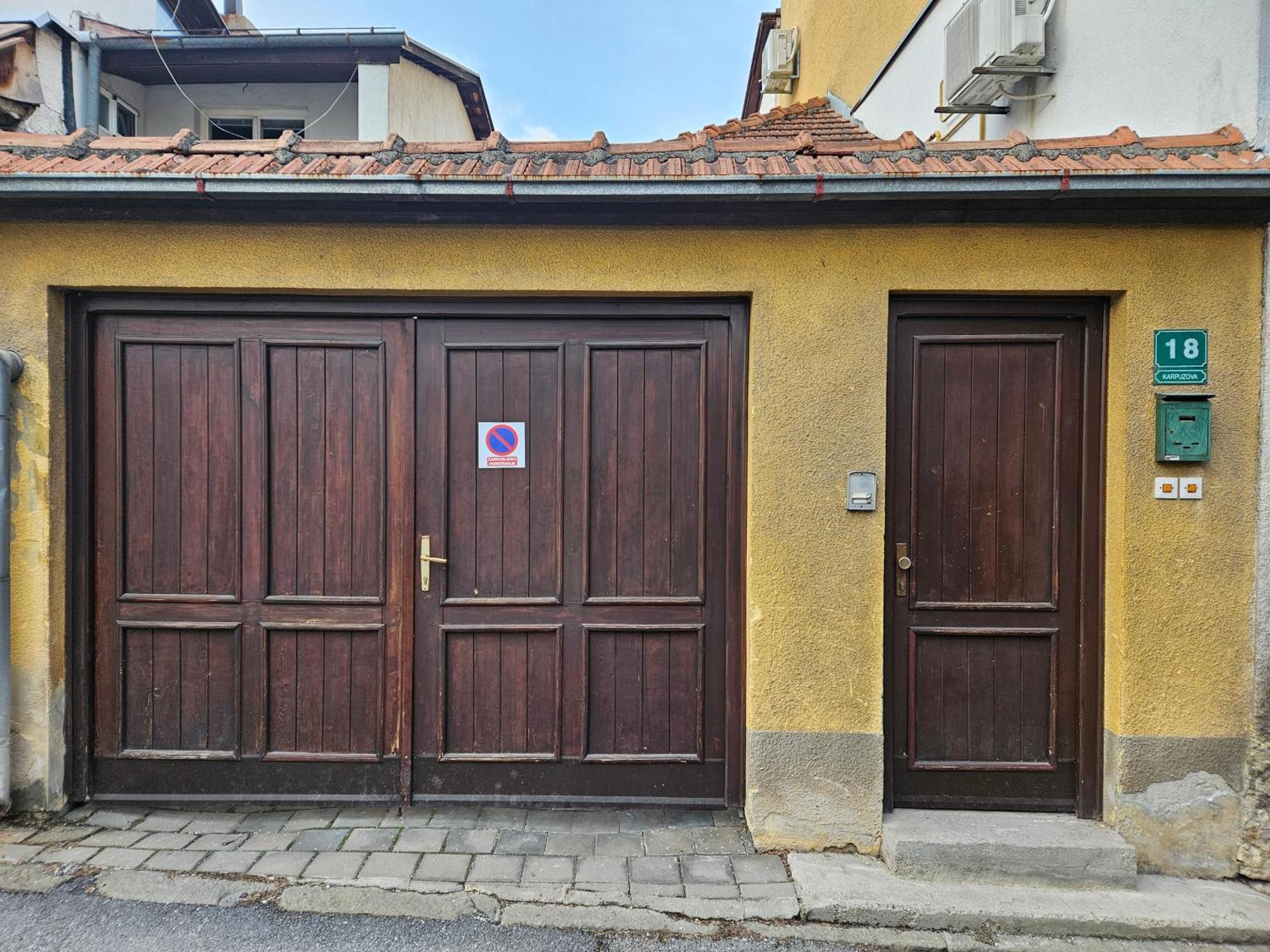 Honey Free Parking Sarajevo